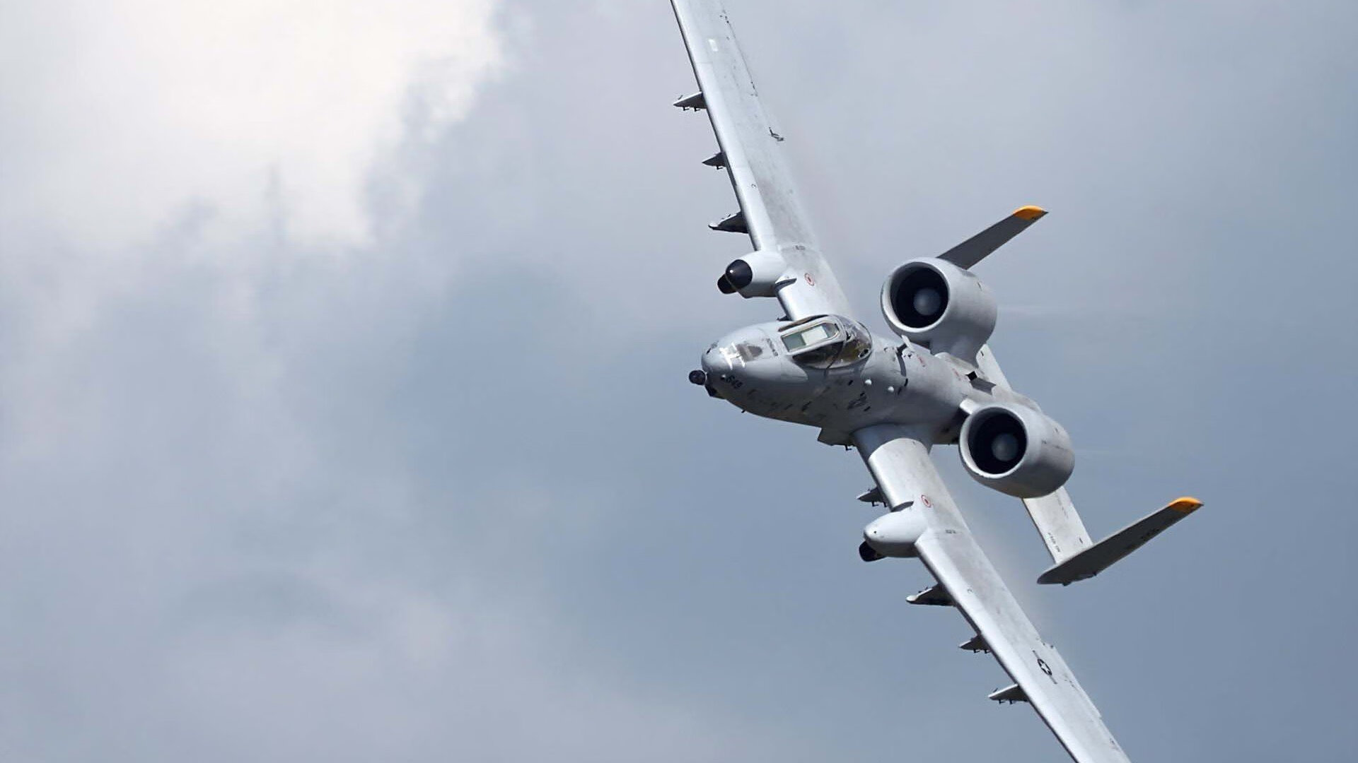 全国跳水冠军赛跳板项目竞争激烈,全国跳水选拔赛